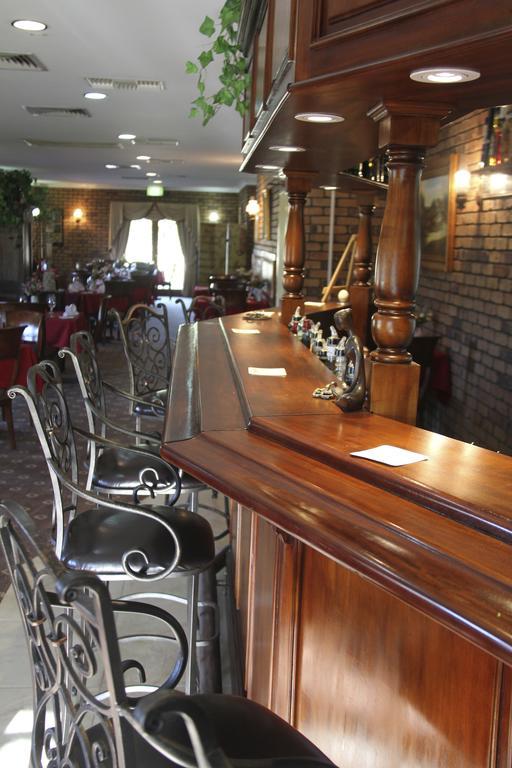 Overlander Homestead Motel Рома Екстер'єр фото