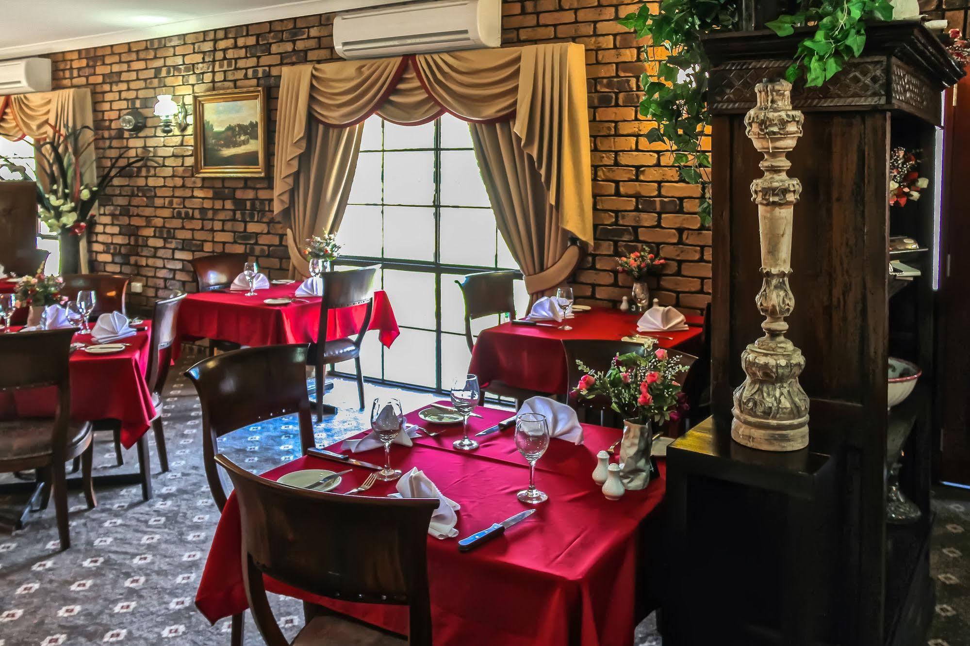 Overlander Homestead Motel Рома Екстер'єр фото